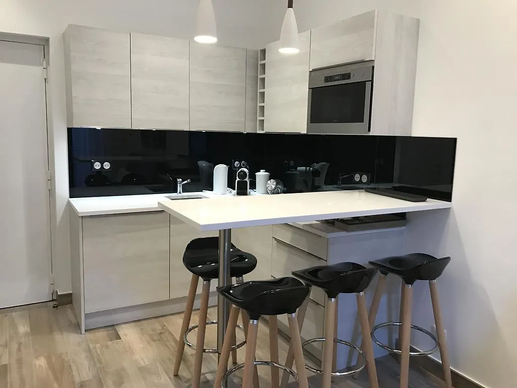 Appartement 2 Pièces Cannes Rue Hoche 0*,  France