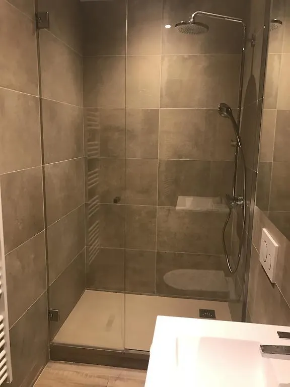 Appartement 2 Pièces Cannes Rue Hoche France